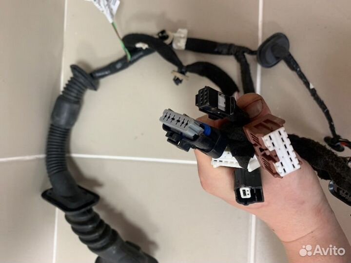 Проводка двери передняя левая Renault Duster 2