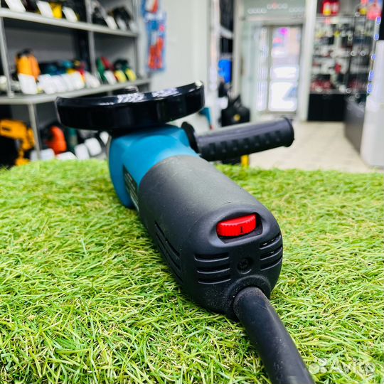 Болгарка Makita 9558NH