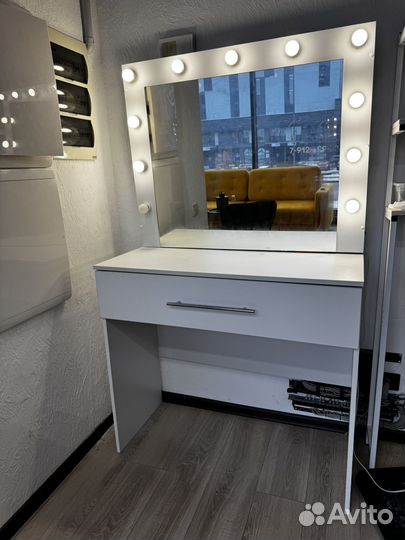 Туалетный столик