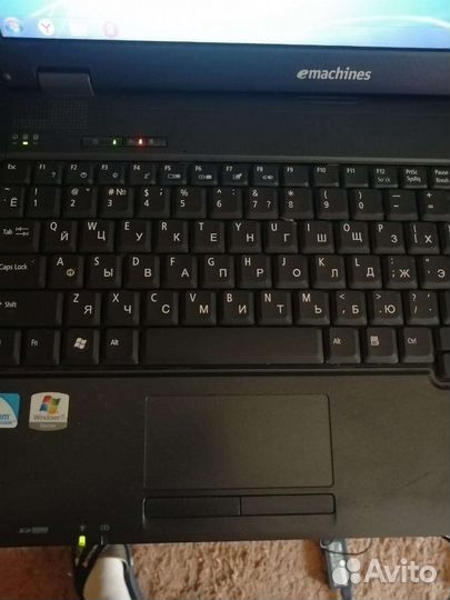 Ноутбук emachines E728