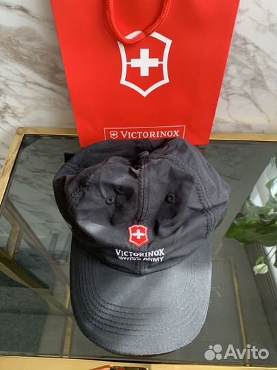 Кепка бейсболка Victorinox чёрная