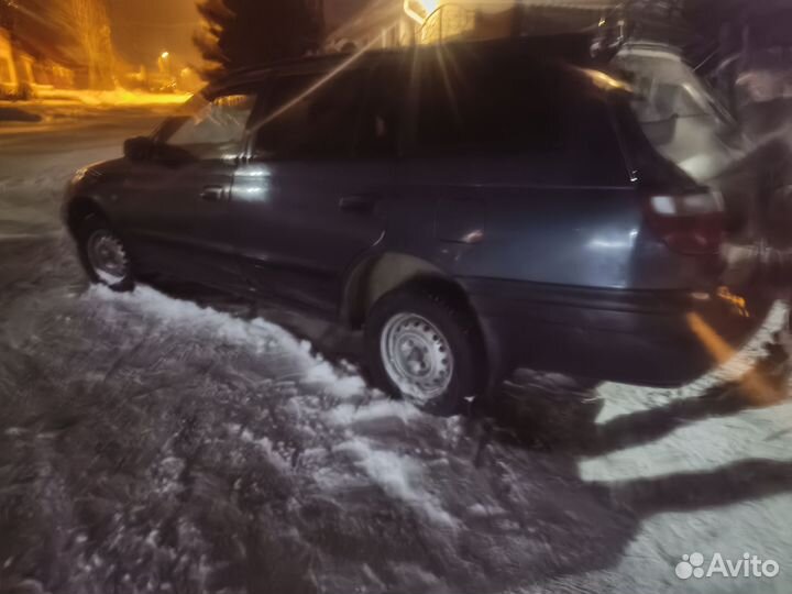 Toyota Caldina 2.2 AT, 1997, 102 000 км
