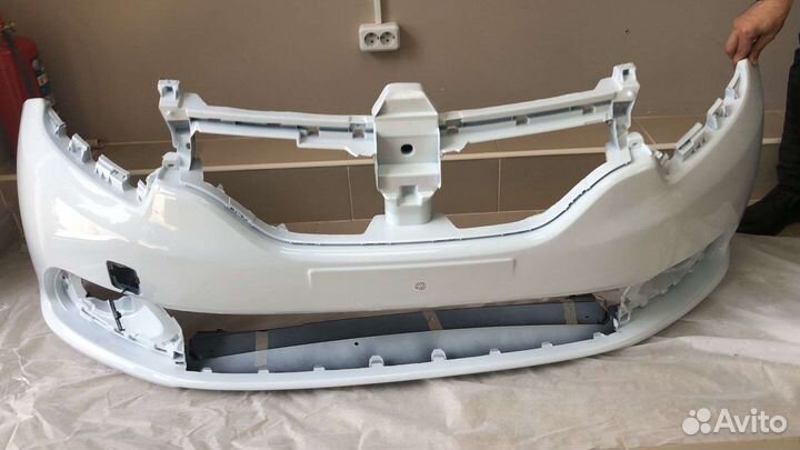 Передний бампер logan 2018