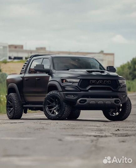 Кованые диски GT Forged R22 на Ram TRX