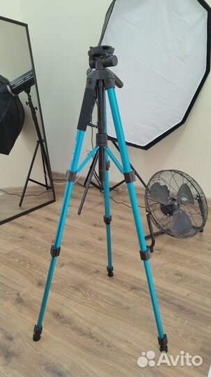 Штатив для камеры и телефона тренога Raylab