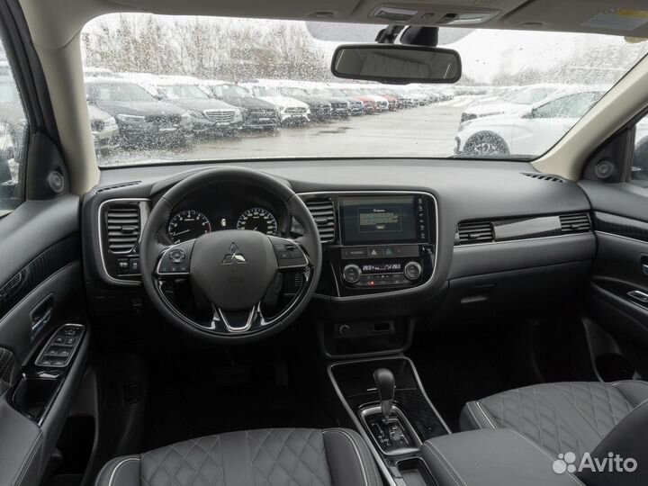 Mitsubishi Outlander 2.0 CVT, 2022, 35 км