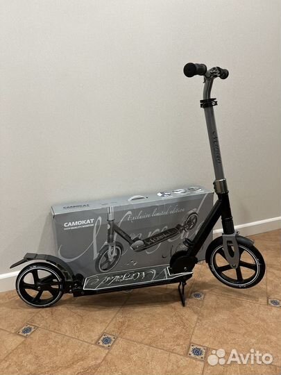 Самокат mersedes с 2-мя амортизаторами