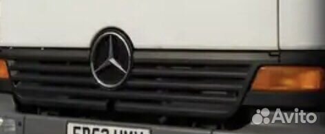 Рeшеткa радиaторa Mеrcedes Atego A9738840185