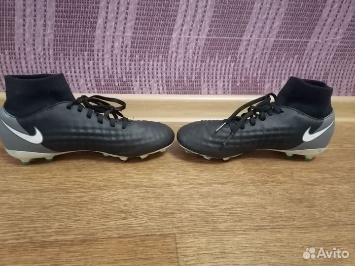 Футбольные бутсы nike magista