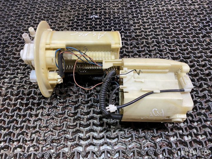 Насос топливный Аурис 1 Toyota Auris