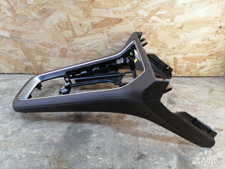 Крепление центральн консоли Porsche Panamera (971)