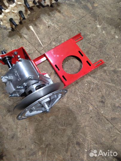 Редуктор на мотобуксировщик с подмоторкой