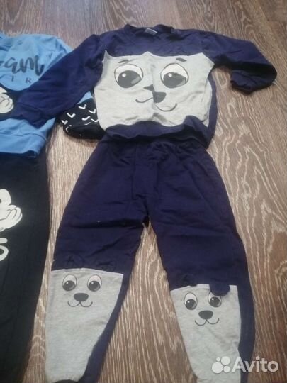 Продам 2 детских костюма