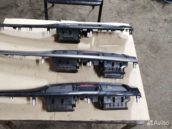 Центральная консоль торпеды Mitsubishi lancer 9