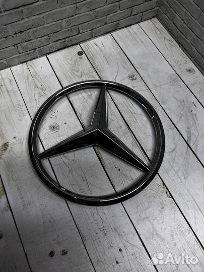 Эмблема решётки радиатора Mercedes A0008171016