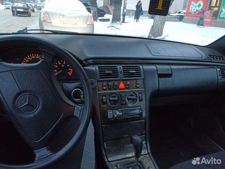 Mercedes-Benz E-класс 2.4 AT, 1998, 111 111 км