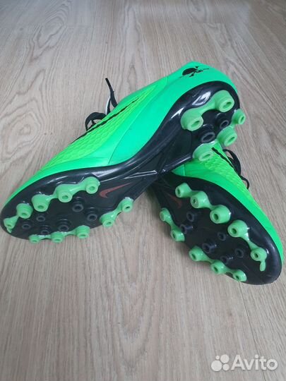 Футбольные бутсы Nike Hypervenom