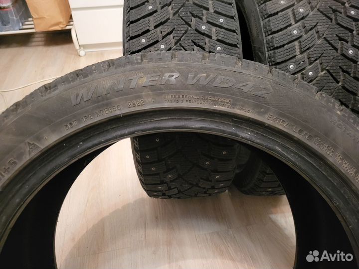 Delinte Winter WD42 235/45 R18 T