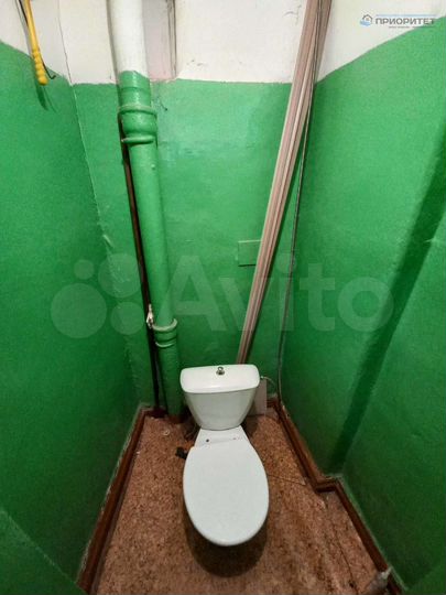 Комната 14 м² в 4-к., 4/4 эт.