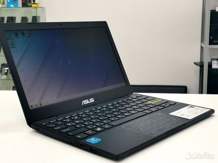 Стильный и быстрый ноутбук Asus