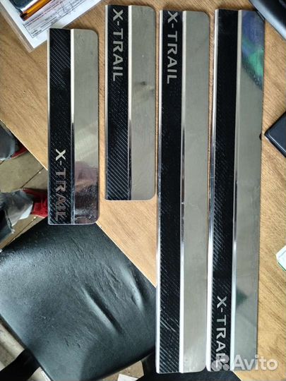 Накладки на пороги x-trail