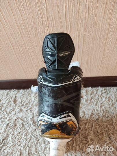 Коньки хоккейные