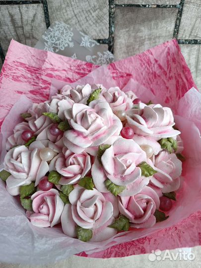 Сладкий букет из зефирных роз для мамы