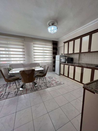 3-к. квартира, 90 м², 3/5 эт.