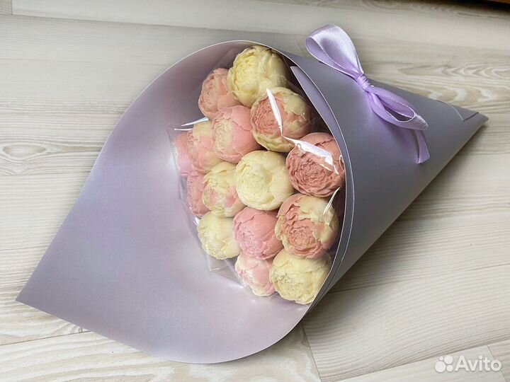 Букеты из шоколадных пионов