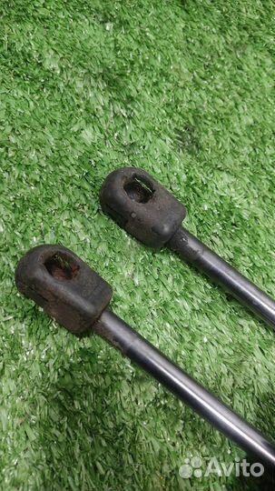 Амортизатор багажника (2 шт) Land Rover Freelande