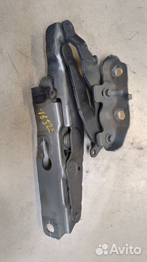 Петля крышки багажника Volvo V60 2018, 2021