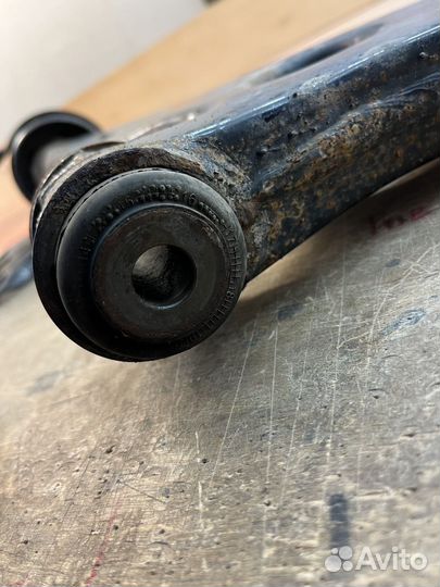 Продам передние рычаги ford focus 3