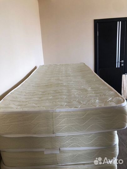 Продаётся матрас в отличном состоянии