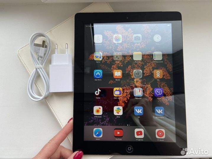 iPad 3 64гб симкарта+вайфай