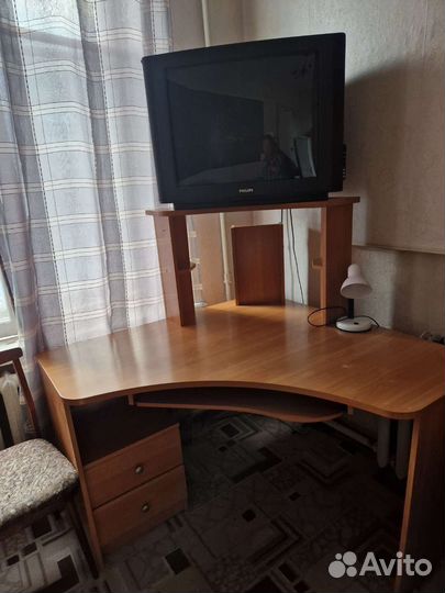 Мебель уголок кухонный, тумба, стеллаж, стол комп