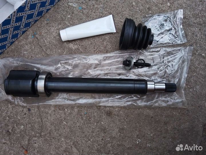 Граната правая внутреняя Ford C-Max/Focus2 1.8