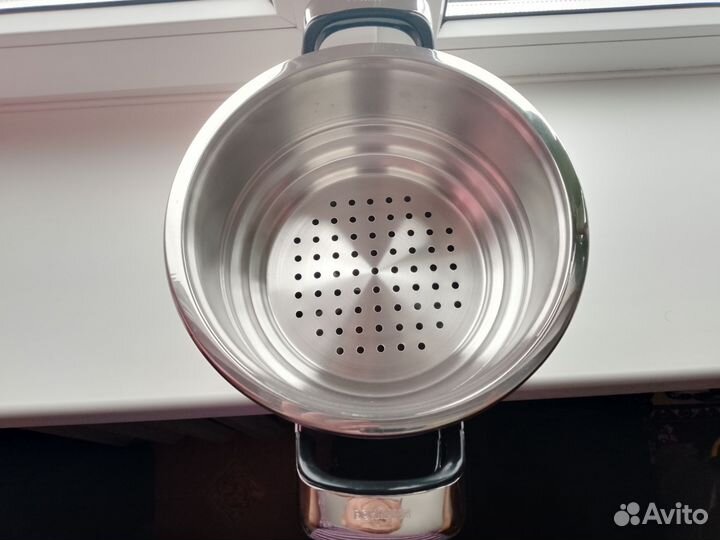 Набор кастрюль