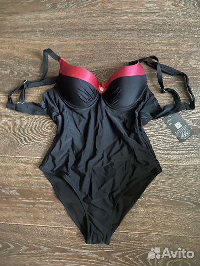 Купальник женский слитный 46