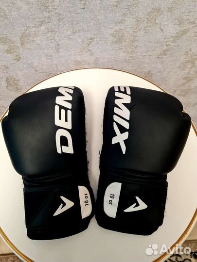 Боксерские перчатки