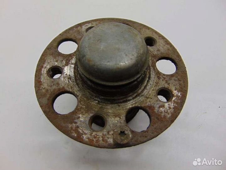 Ступица передняя левая A2043300425 Mercedes-Benz C