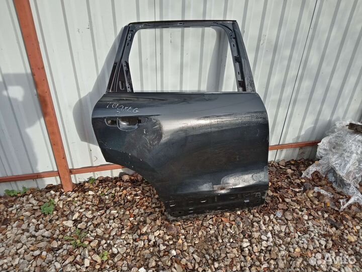 Задняя правая дверь Фольксваген Тоуарег 2 Touareg