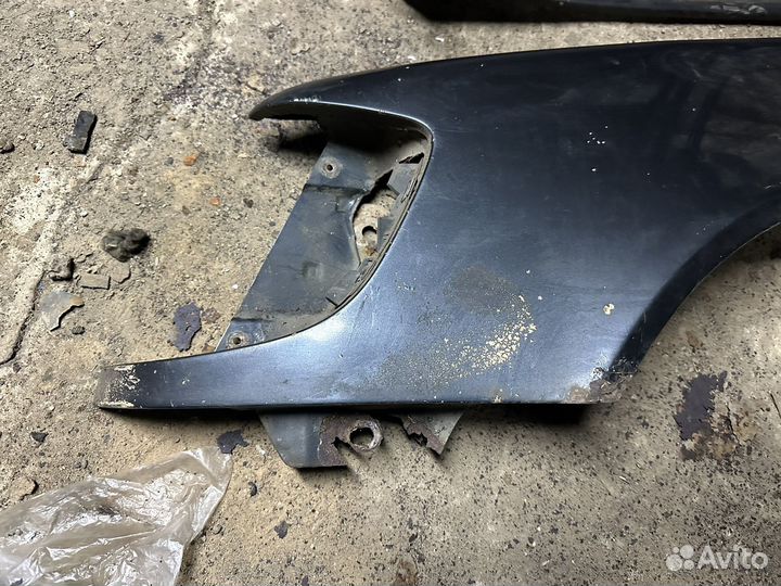 Крыло переднее левое для mercedes 140