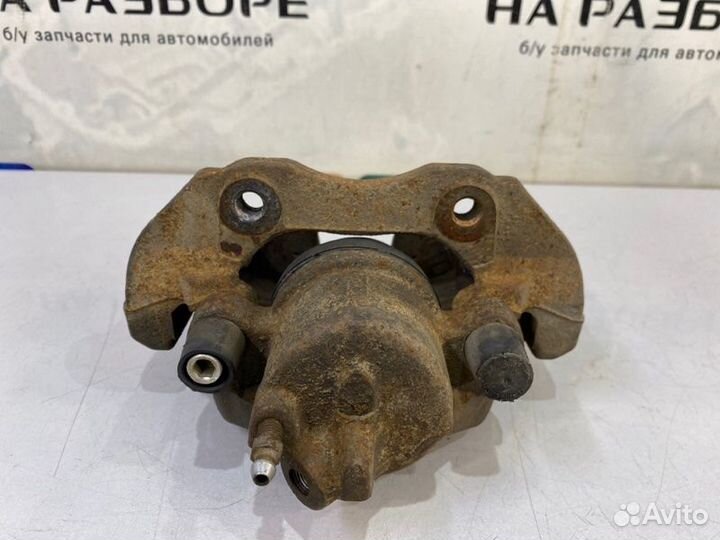 Суппорт передний правый Ford Focus CB4 shdc 2007