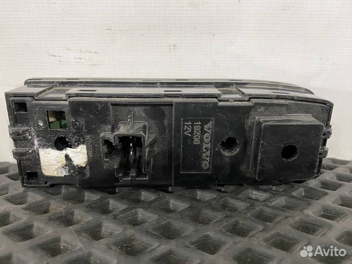 Кнопка стеклоподъемника двери Volvo FH4 22154240