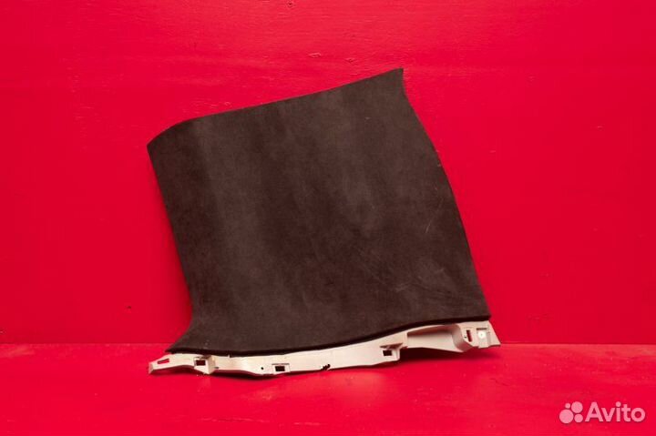 Обшивка салона задняя правая Toyota Land Cruiser