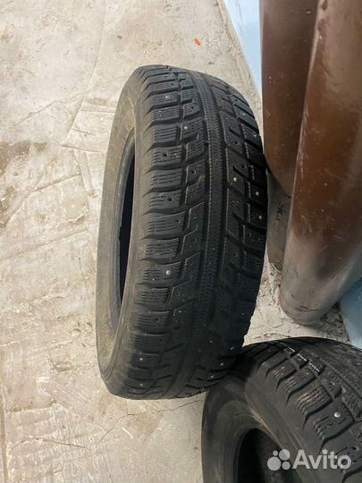 Kumho I'Zen KW15 215/65 R16