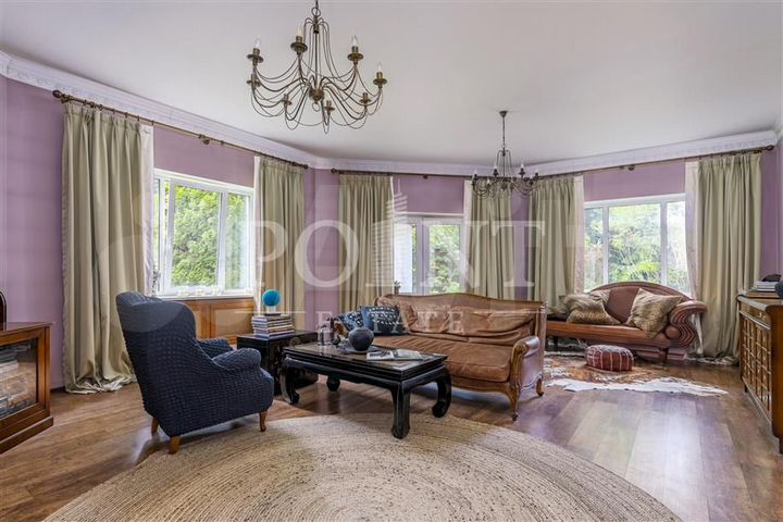 Дом 450 м² на участке 13 сот.