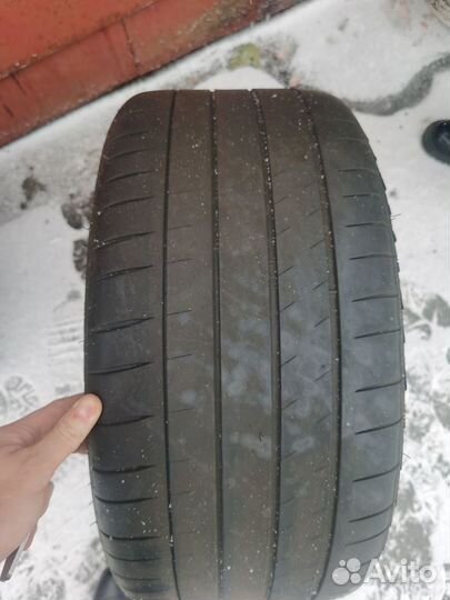 Michelin Pilot Sport 4 S 225/40 R19 и 255/35 R19 96Y