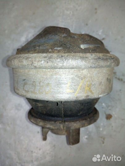 Опора двигателя L/R Мерседес W202/W210 M104