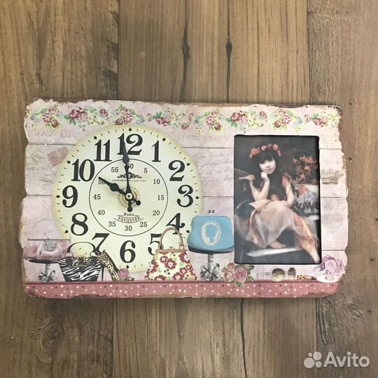 Часы настольные, подарок на 8 марта